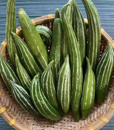 Hạt giống lặc lày